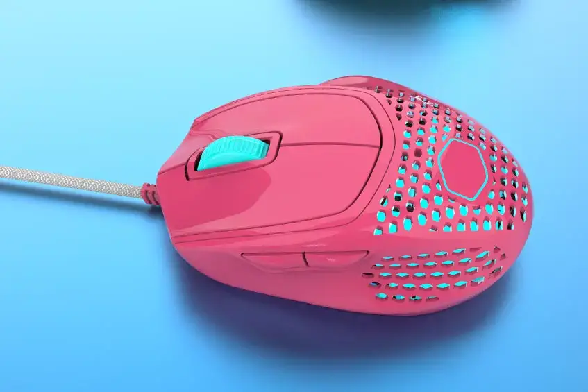 The CoolerMaster/NachoCustomz limited edition MM720 lightweight gaming mouse in Erika Pink